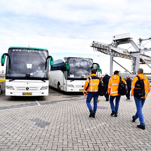 Woon-werk verkeer in de haven