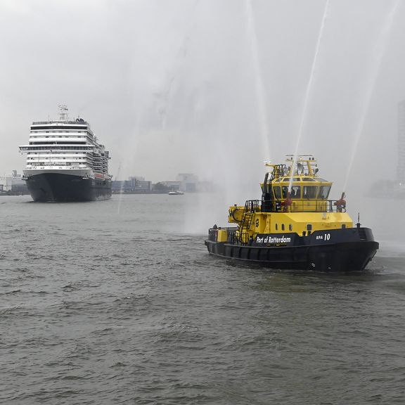 ms Rotterdam arriveert in Rotterdam